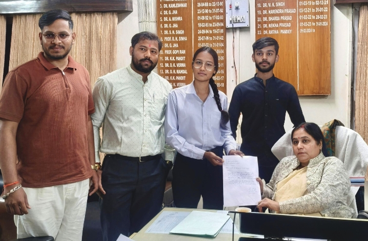 रामगढ़ महाविद्यालय में छात्रों से अवैध वसूली के आरोप, छात्र नेताओं ने प्राचार्या से कार्रवाई की मांग की 1 | Rashtra Samarpan News Screenshot 2026 02 16 19 39 09 45 99c04817c0de5652397fc8b56c3b3817 | Rashtra Samarpan News