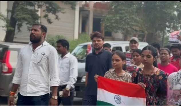 रोजगार व छात्र हित के मुद्दों पर विद्यार्थियों का आक्रोशपूर्ण पैदल मार्च 1 | Rashtra Samarpan News IMG 20260816 204814 | Rashtra Samarpan News