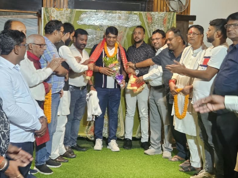 नरेंद्र साहू उर्फ रवि साहू के प्रदेश उपाध्यक्ष बनने पर वैश्य समाज ने किया आत्मीय स्वागत 1 | Rashtra Samarpan News IMG 20260913 190326 | Rashtra Samarpan News